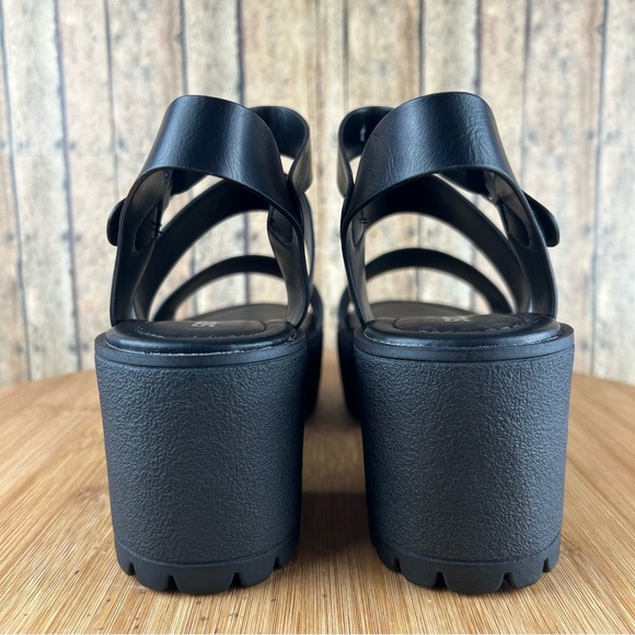 Women's Black Platform Sandals (ACCOUNT-S) - Picture 6 of 6